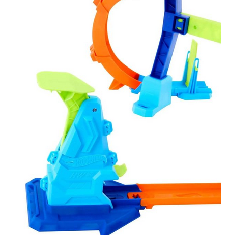 Hotwheels Stunt Tracks Corcksrew Jump Champion Playset