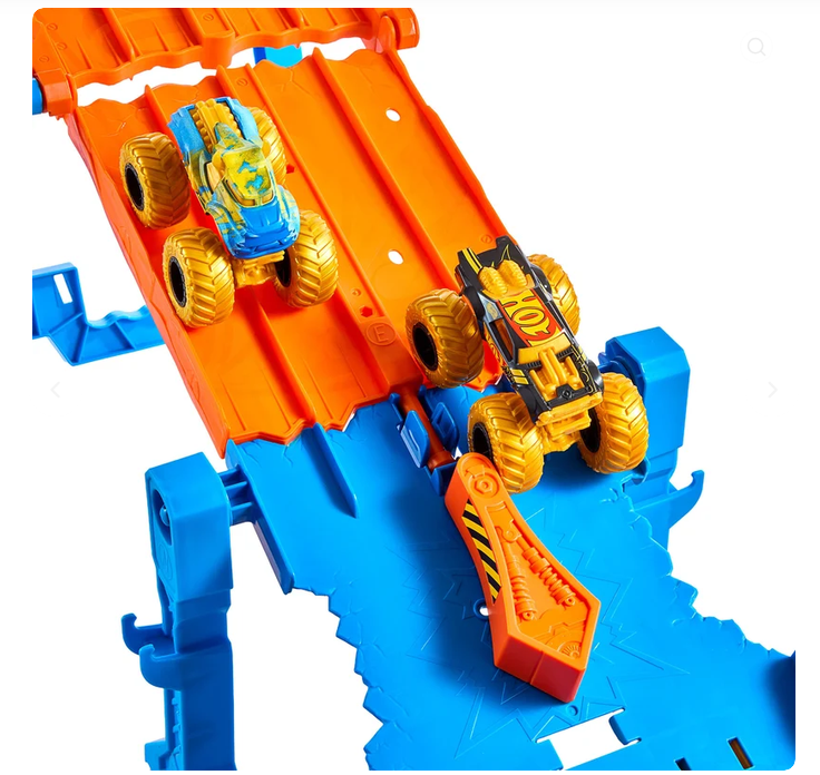 Hot Wqheels Monster Trucks Dual Terrain Raceway