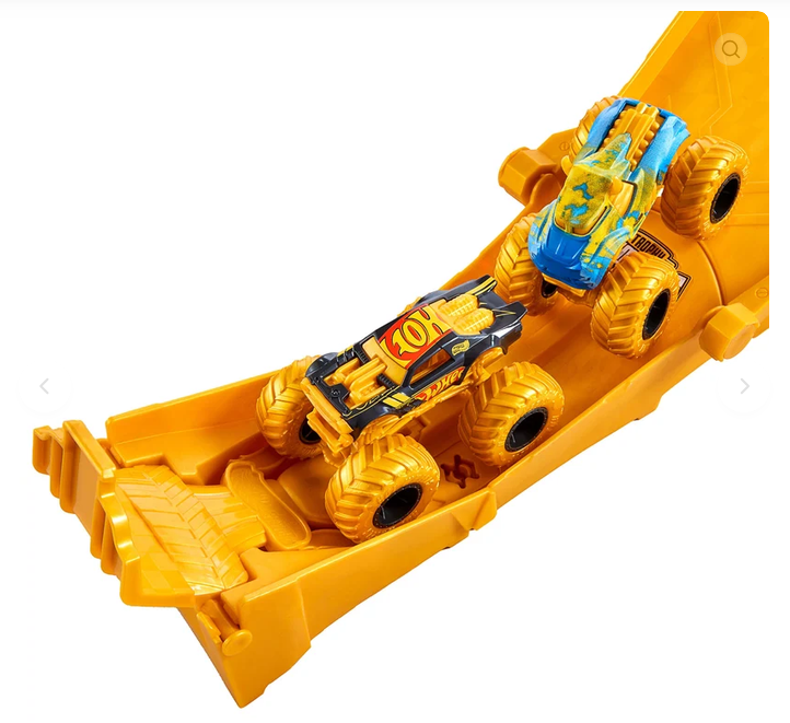 Hot Wqheels Monster Trucks Dual Terrain Raceway