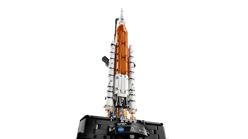 Lego 42221 Technic Nasa  Artemis Space Launch System Rocket