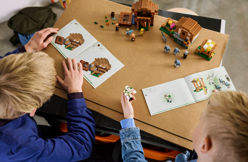 Lego 21596 Minecrsaft Evoker Village Attack