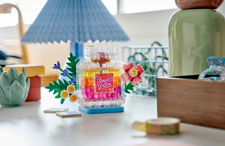 Lego 31383 Creator Floral Decor Perfume Bottle