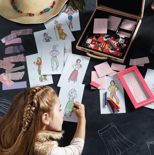 F.a.o Toy Fashion Designer Activity In Wooden Case