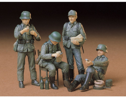 Tamiya 1/35 German Soldiers At Rest