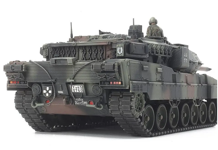 Tamiya 1/48 Leopard 2 A7v German Main Battle Tank