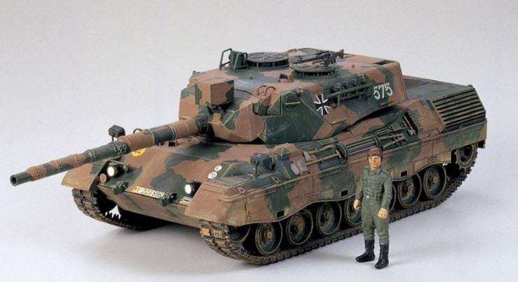 Tamiya 1/35sc West German Leopard A4 Tabk Model Kit
