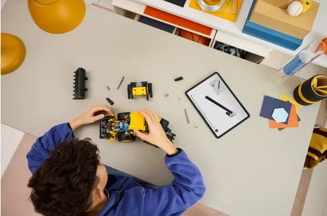 Lego 42209  Technic Volvo L120 Electric Wheel Loader Ages:9 Years +