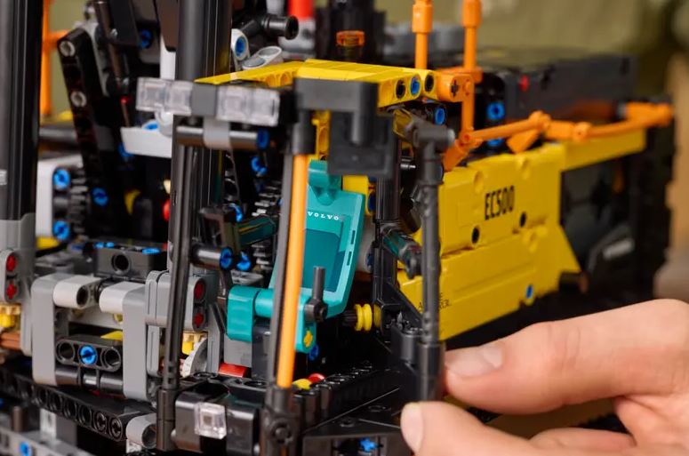 Lego 42215 Technic Volvo Ec500 Hybrid Excavator Ages:18+