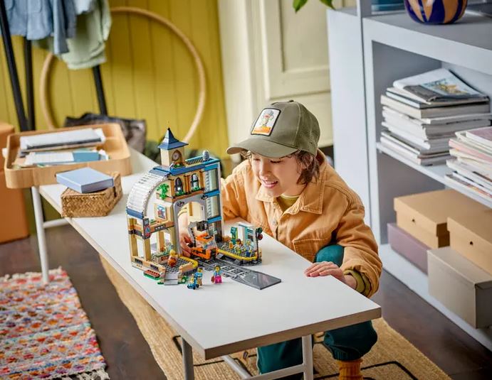 Lego60469 City Central Train Station Ages: 7+