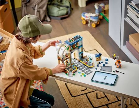 Lego60469 City Central Train Station Ages: 7+