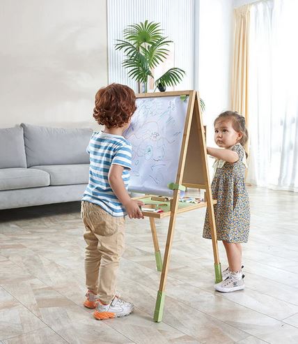 Hape Step-up Bamboo Easel/blackboard
