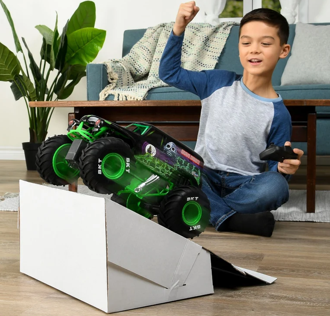 Monster Jam Rc 1:15 Scale Grave Digger Vehicle 