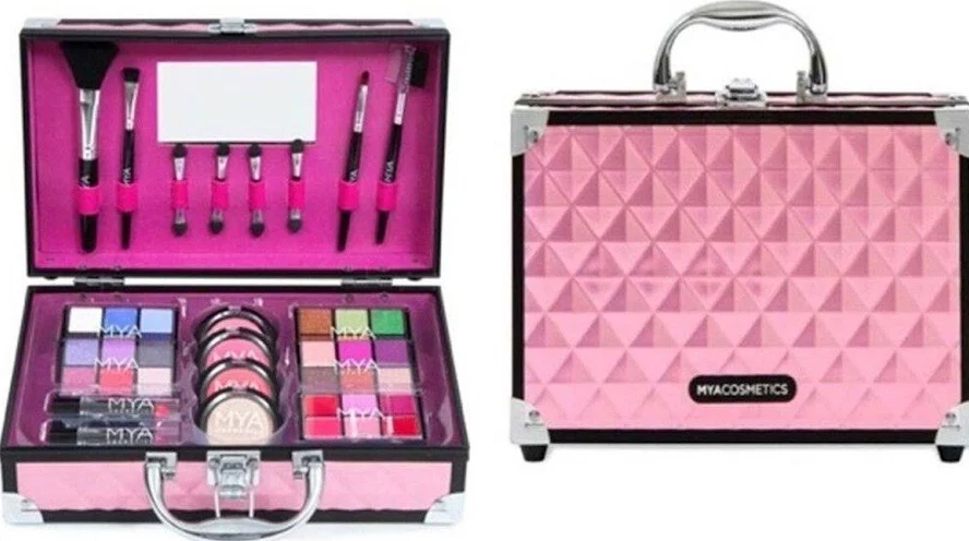Mya Cosmetics Deluxe Make Up Case For Ages:12 Years+