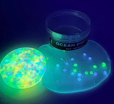 Crunchy Pick'ems Glow In The Dark Putty
