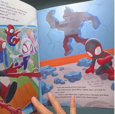 Disney Junior Spidey And His Amazing Friend Story Book + Bonus Keyring